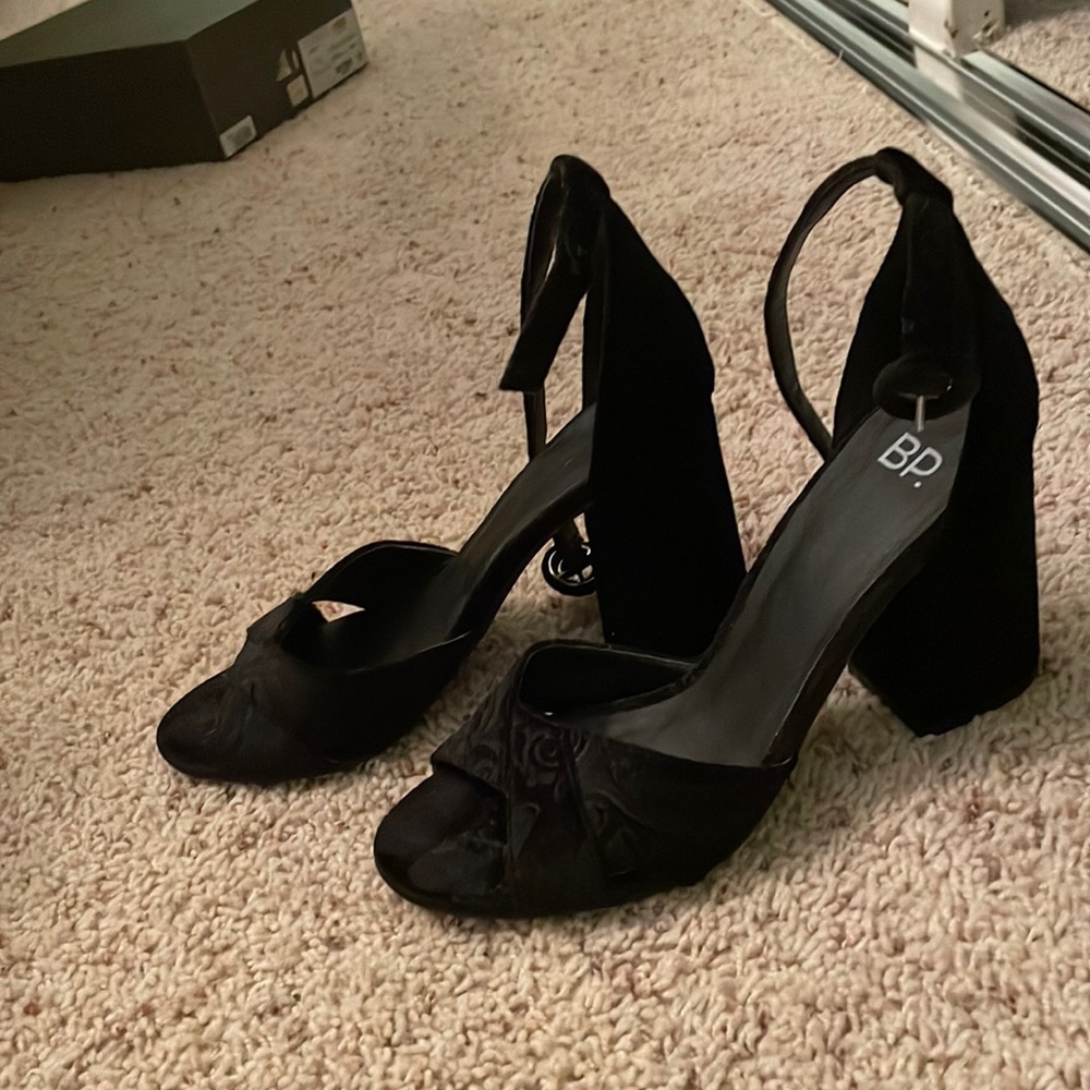 BP velvet heel shoes, size 7